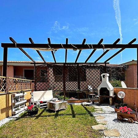 Casa Quasimodo, Con Patio E Giardino Privato Apartment Олбия Екстериор снимка