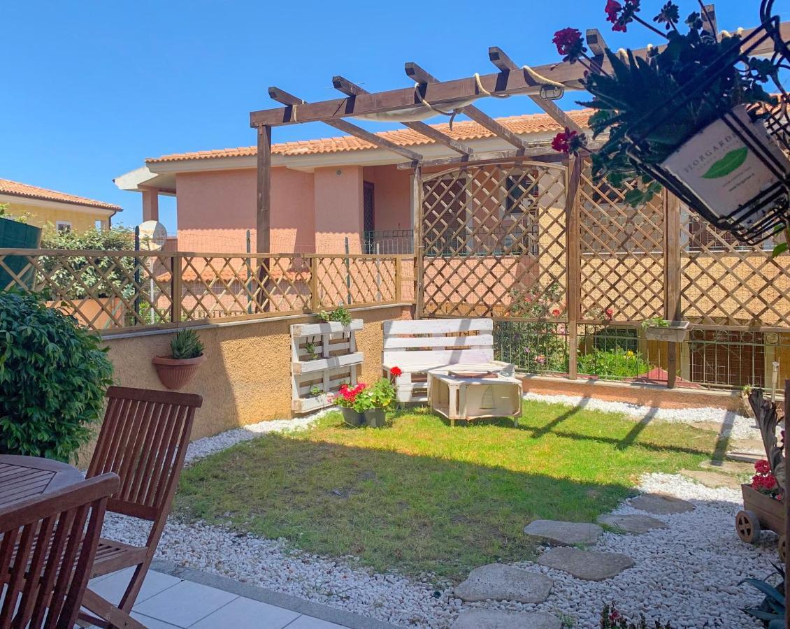 Casa Quasimodo, Con Patio E Giardino Privato Apartment Олбия Екстериор снимка